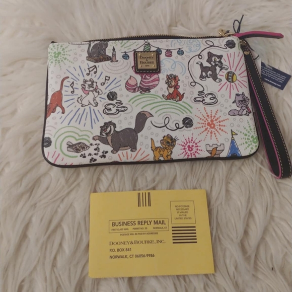 💖FIRM! NWT DISNEY PARKS X DOONEY AND BOURKE DISNEY CATS SKETCH WRISTLET - Picture 11 of 15